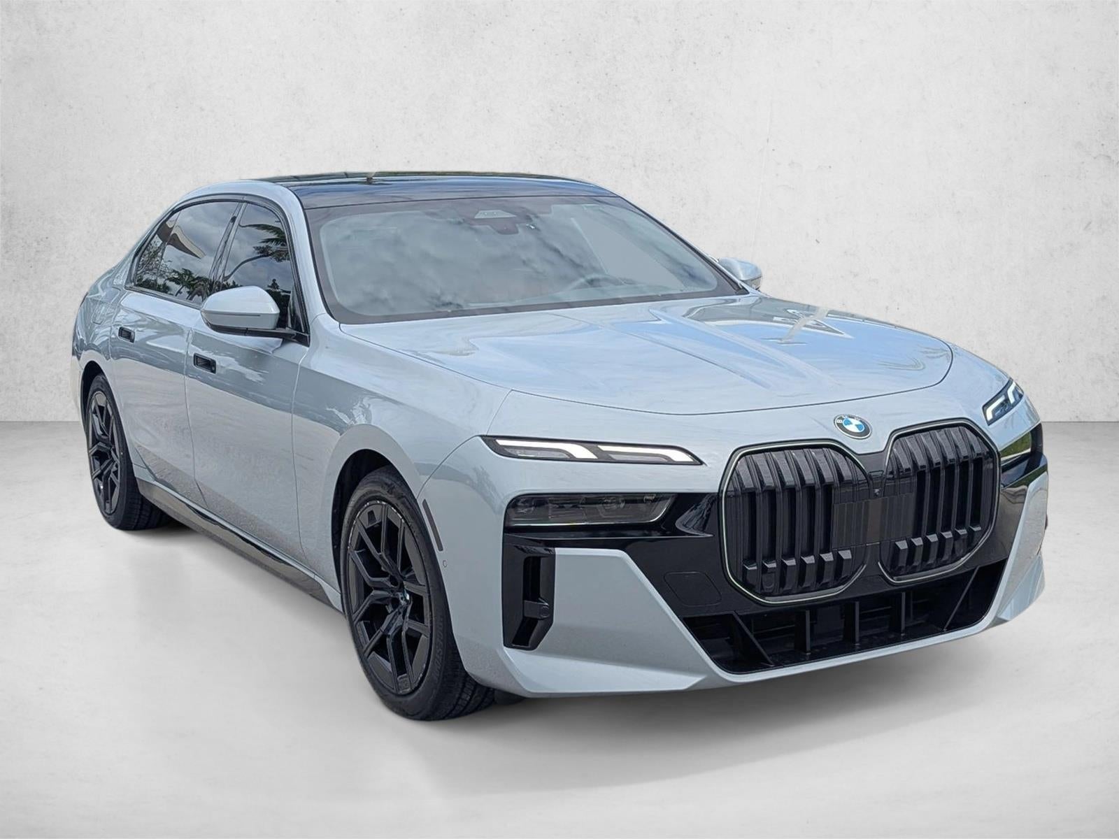 2023 BMW 740i Sedan