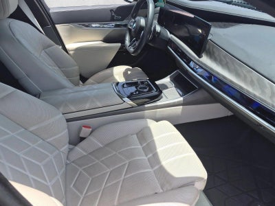 2023 BMW 740i Sedan