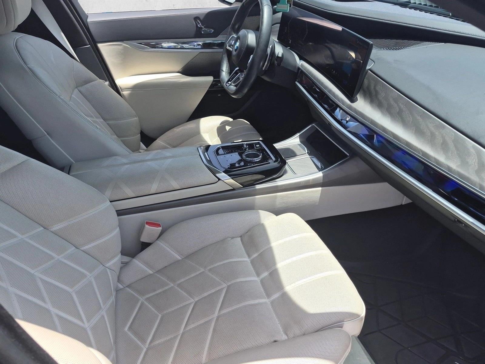 2023 BMW 740i Sedan