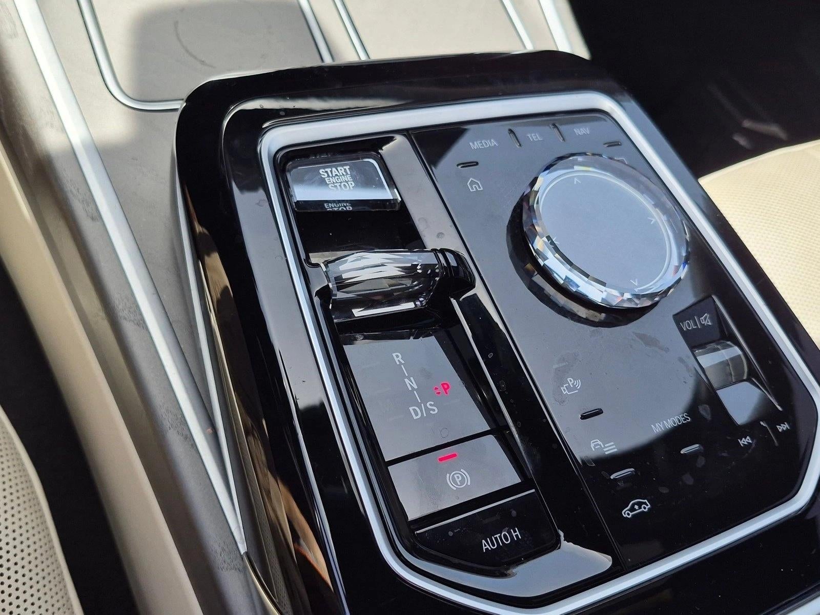 2023 BMW 740i Sedan