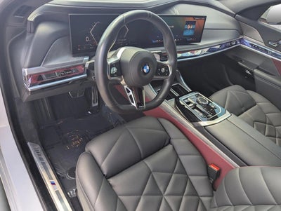 2025 BMW 740i Sedan