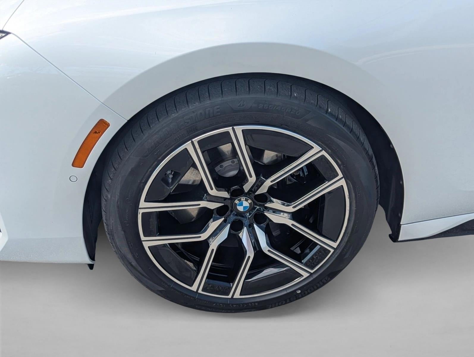 2025 BMW 740i Sedan
