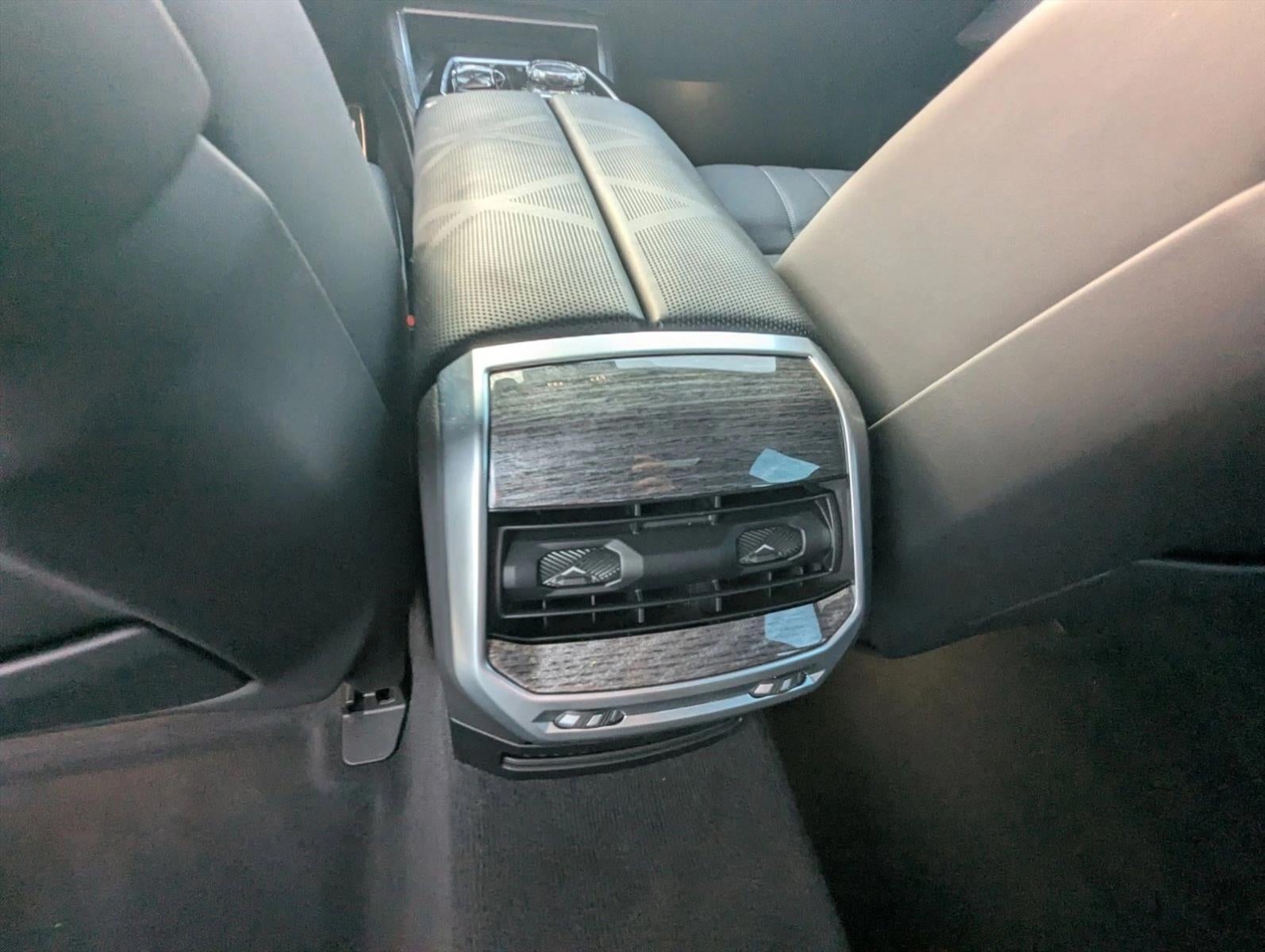 2023 BMW 760i xDrive Sedan