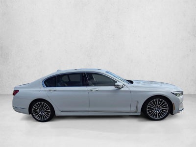 2022 BMW 740i Sedan