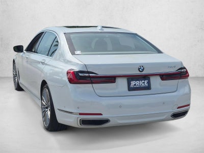 2022 BMW 740i Sedan
