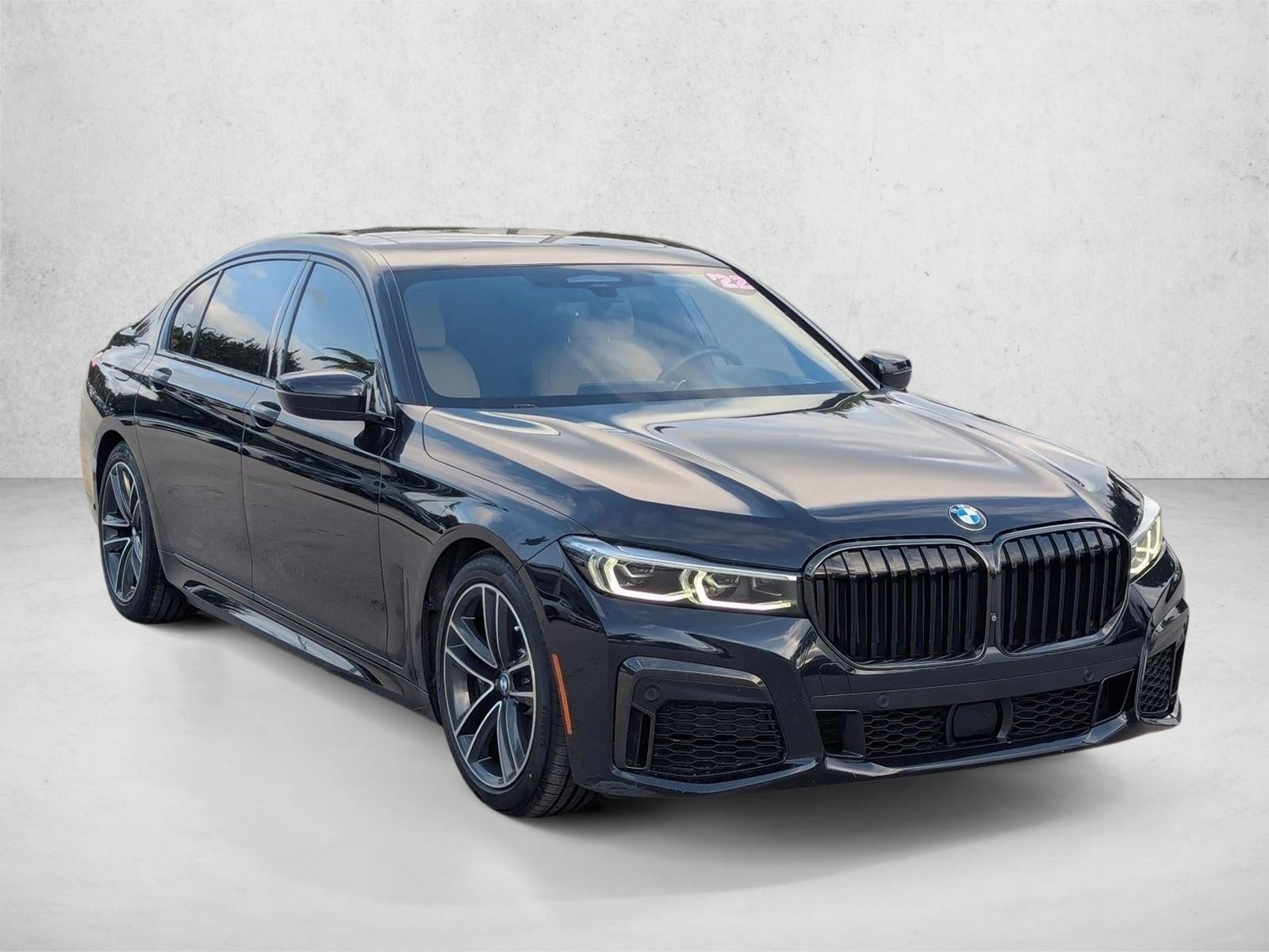 2022 BMW 740i xDrive Sedan