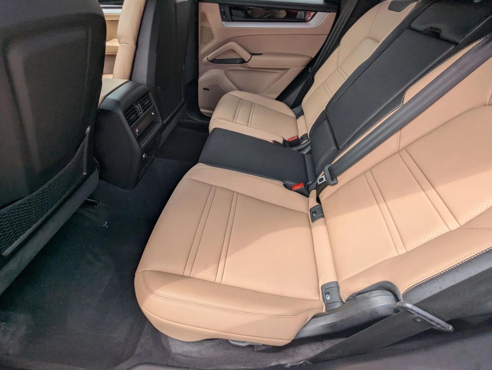 2024 Porsche Cayenne AWD