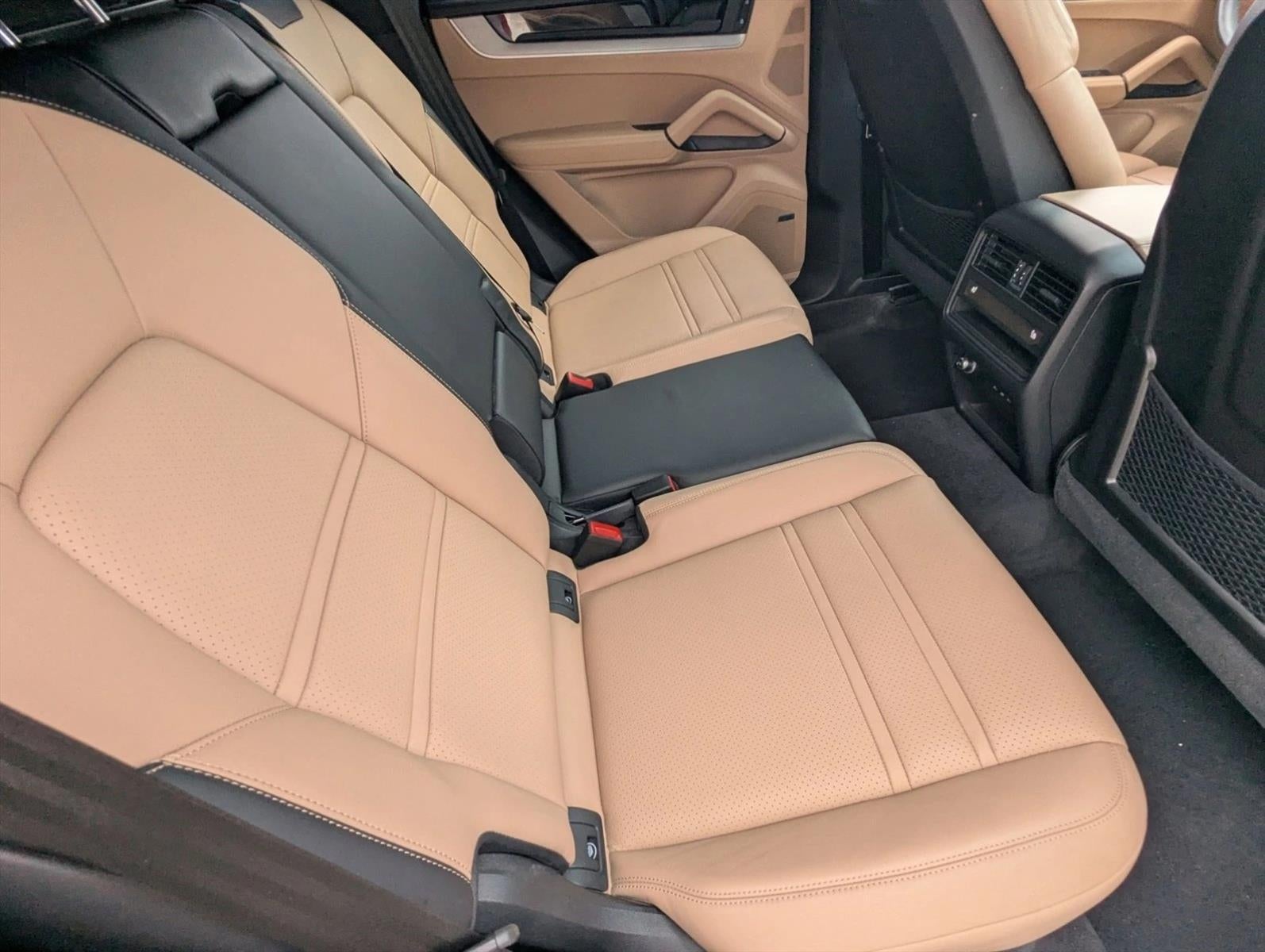 2024 Porsche Cayenne AWD