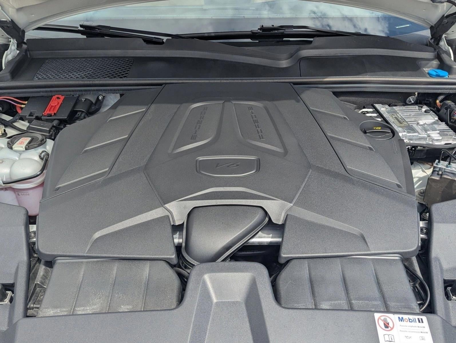 2024 Porsche Cayenne AWD