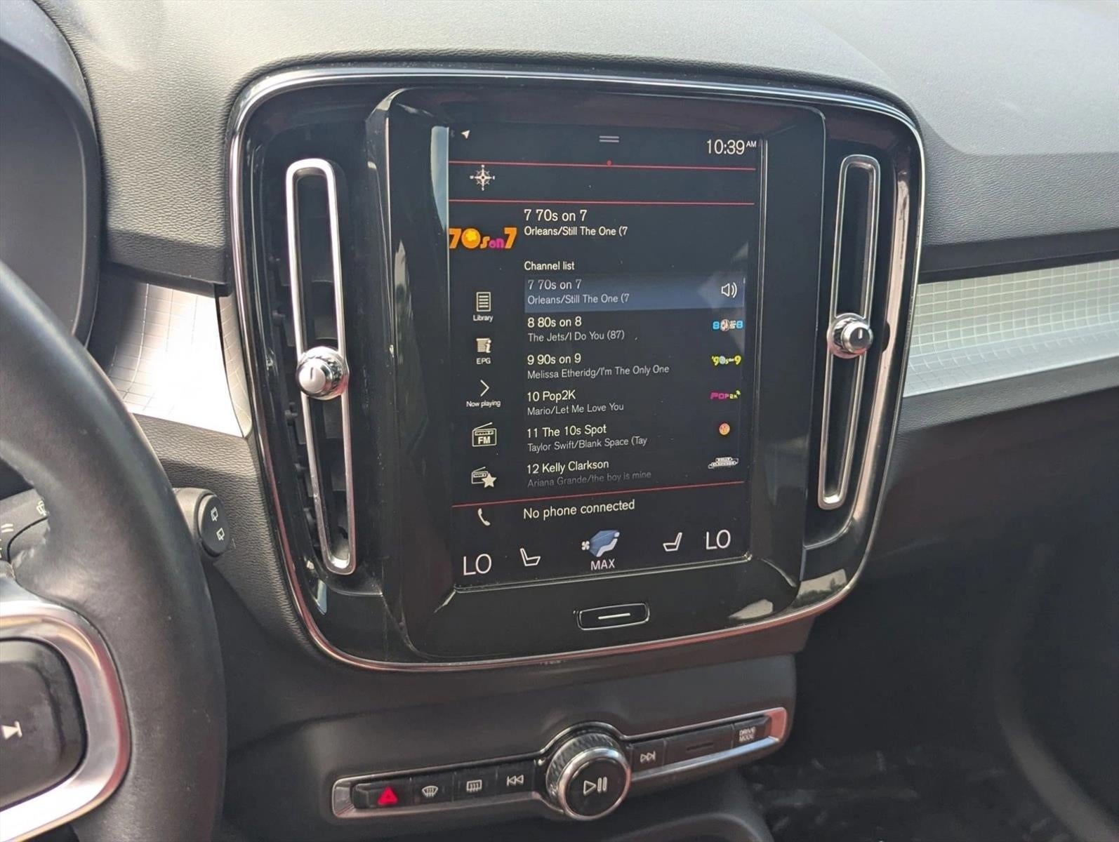 2019 Volvo XC40 T5 AWD Momentum