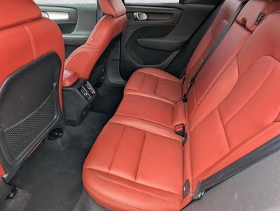 2019 Volvo XC40 T5 AWD Momentum