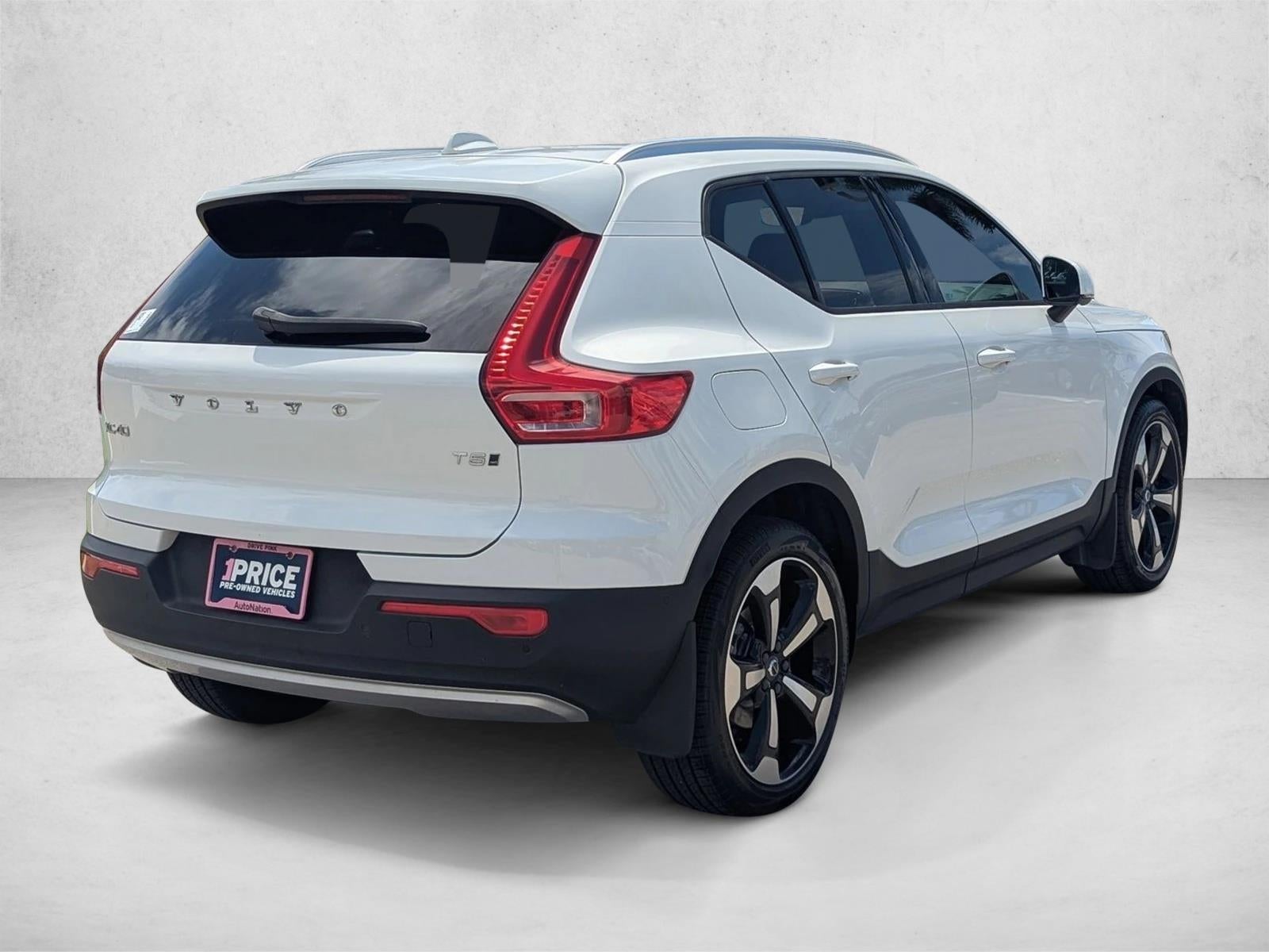 2019 Volvo XC40 T5 AWD Momentum