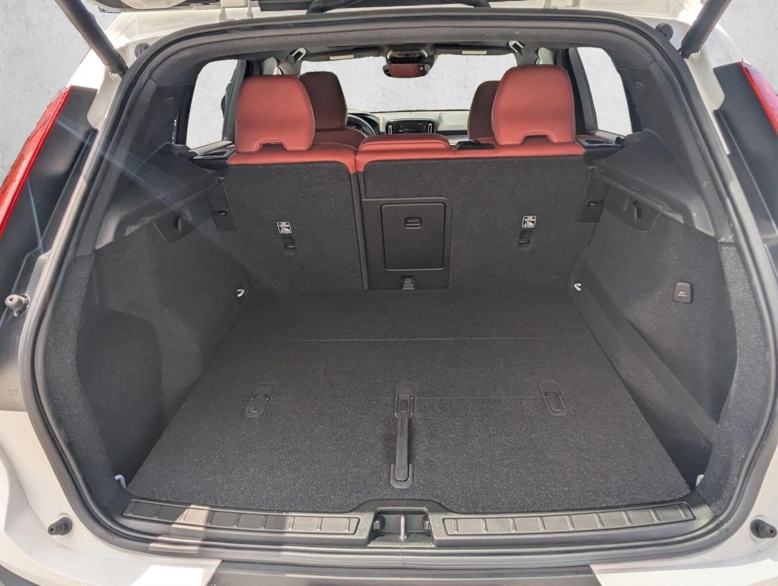 2019 Volvo XC40 T5 AWD Momentum