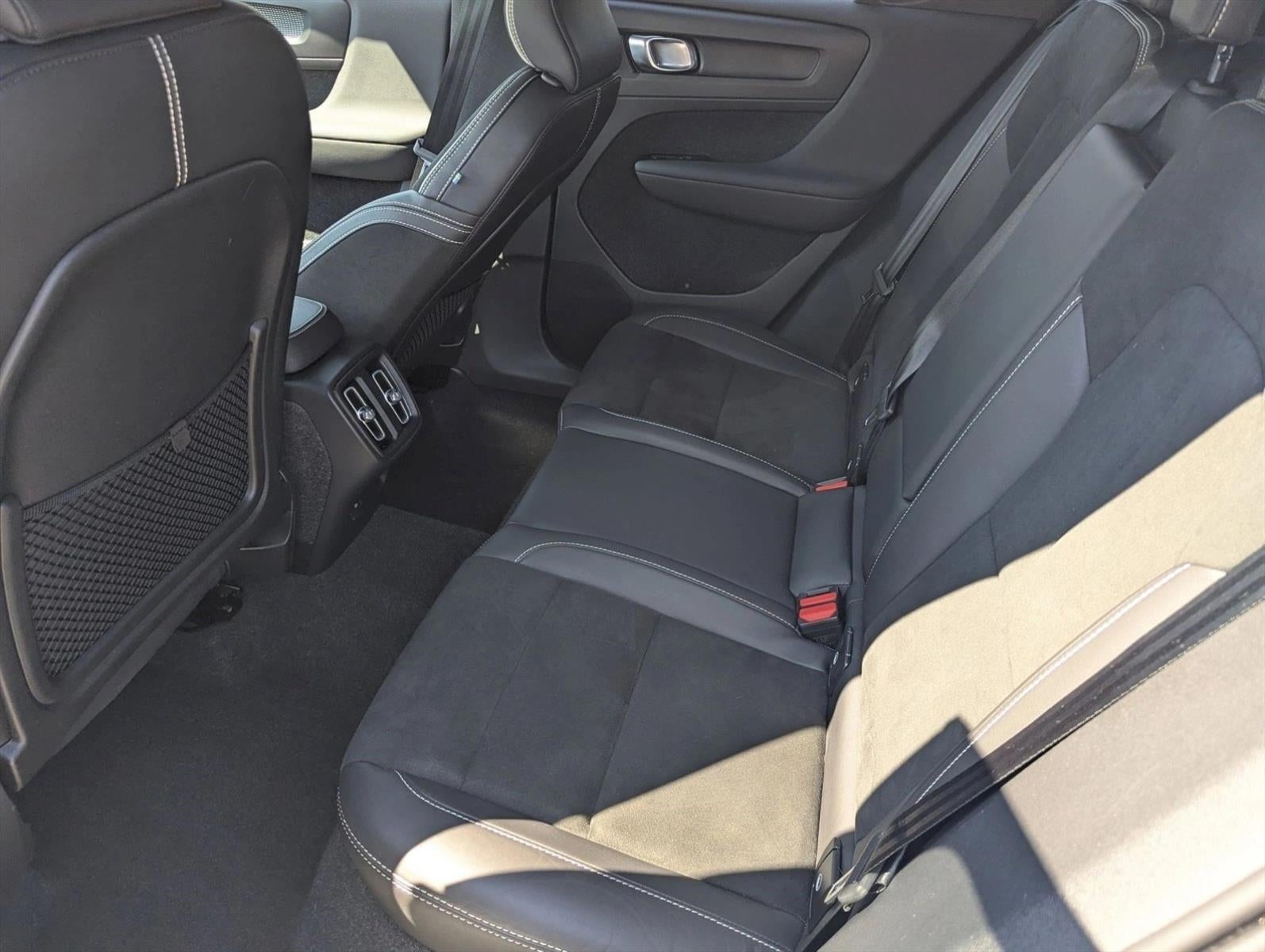 2021 Volvo XC40 T5 AWD R-Design