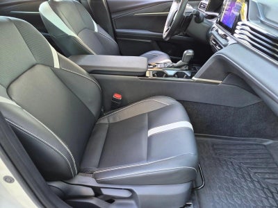 2025 Toyota Camry SE (Natl)