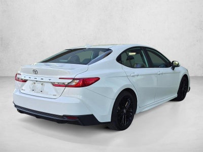 2025 Toyota Camry SE (Natl)
