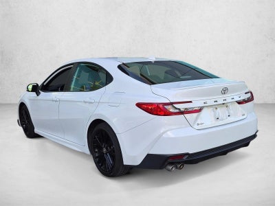 2025 Toyota Camry SE (Natl)