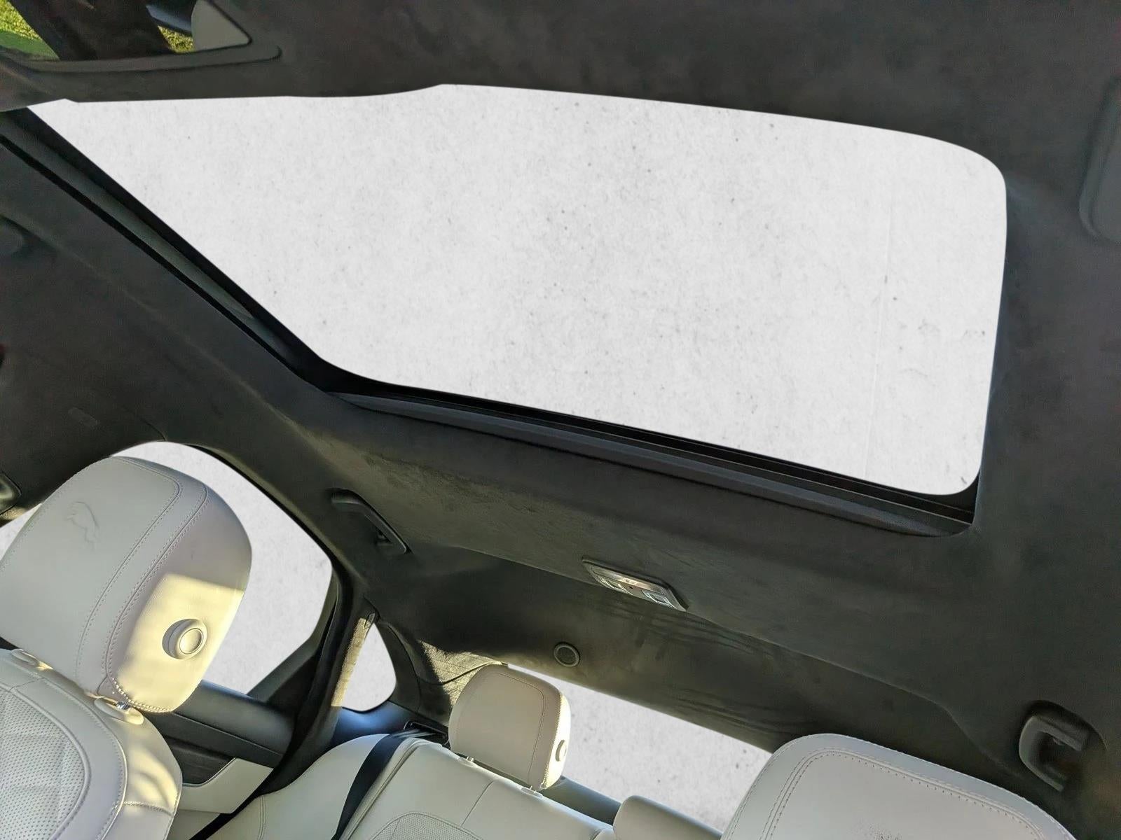 2022 Jaguar XF SE Sedan RWD