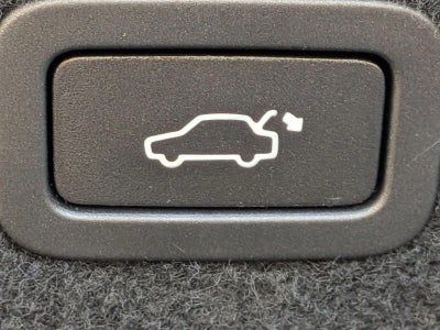 2022 Jaguar XF SE Sedan RWD