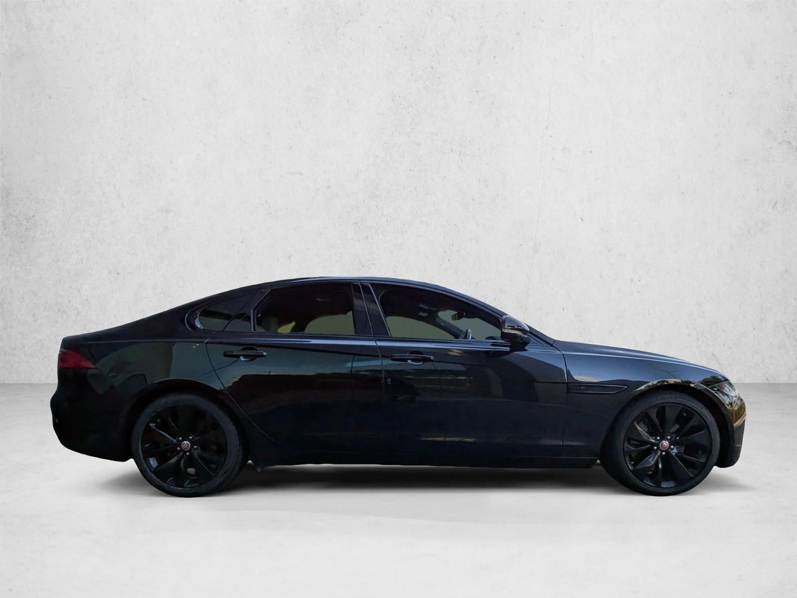 2022 Jaguar XF SE Sedan RWD