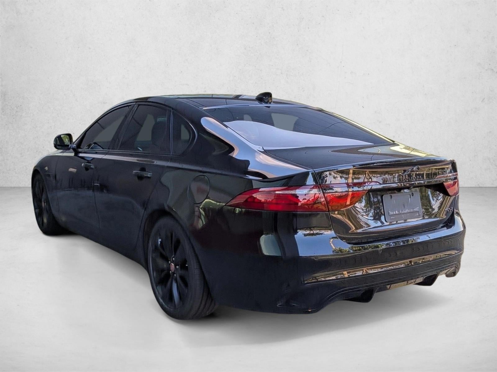 2022 Jaguar XF SE Sedan RWD