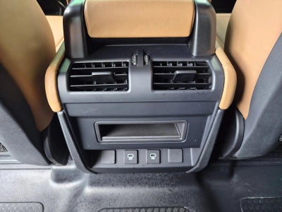 2025 Land Rover Defender 110 P400 X-Dynamic SE