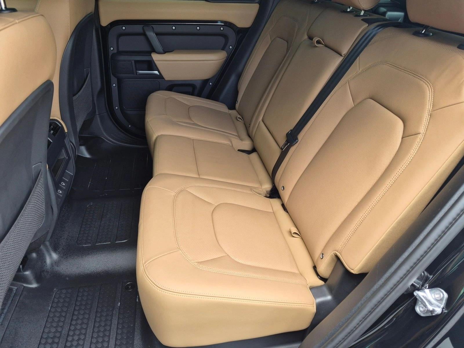 2025 Land Rover Defender 110 P400 X-Dynamic SE