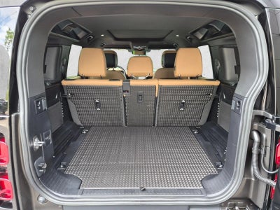 2025 Land Rover Defender 110 P400 X-Dynamic SE
