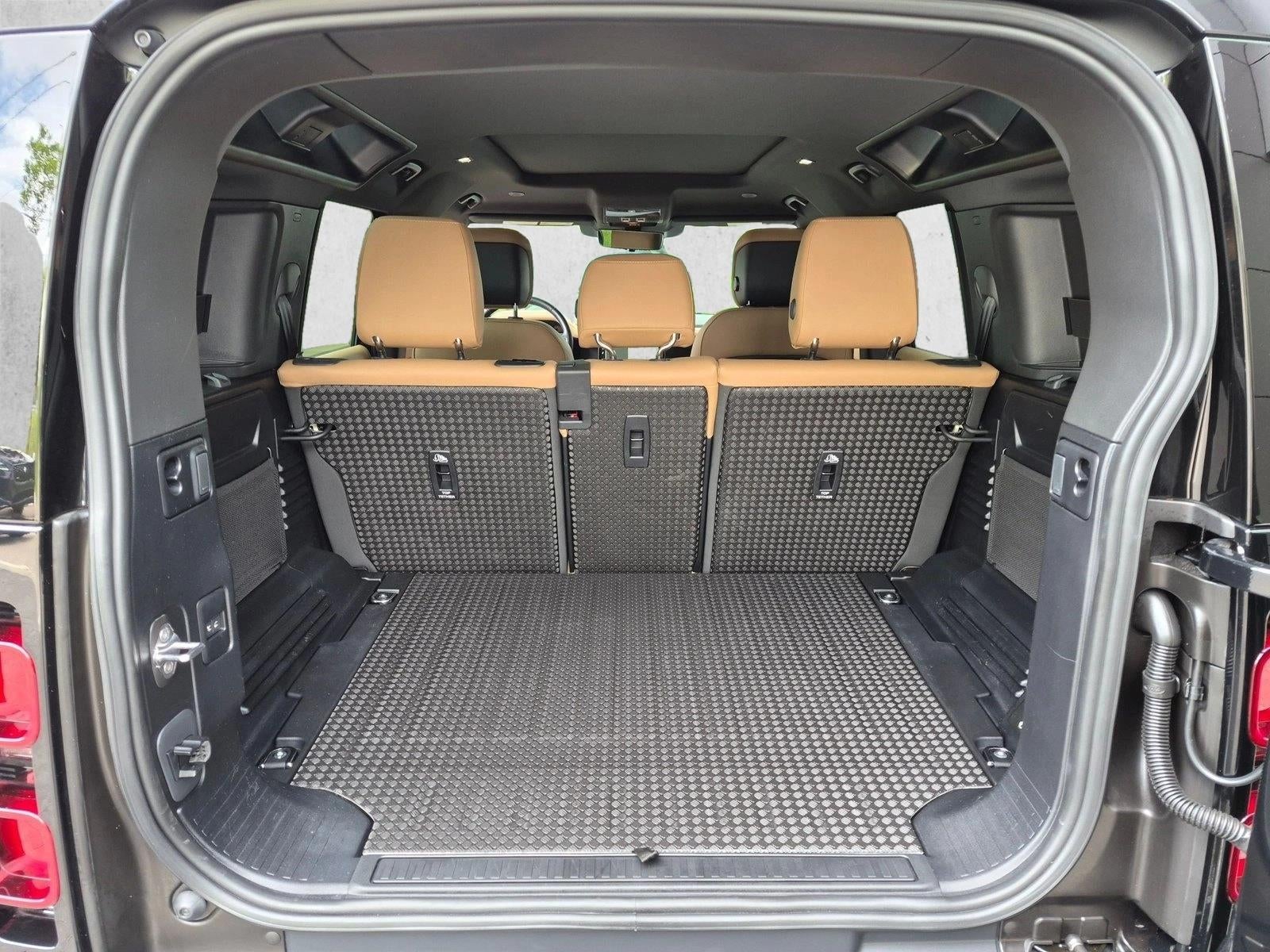 2025 Land Rover Defender 110 P400 X-Dynamic SE
