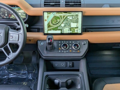 2024 Land Rover Defender 130 P400 X-Dynamic SE