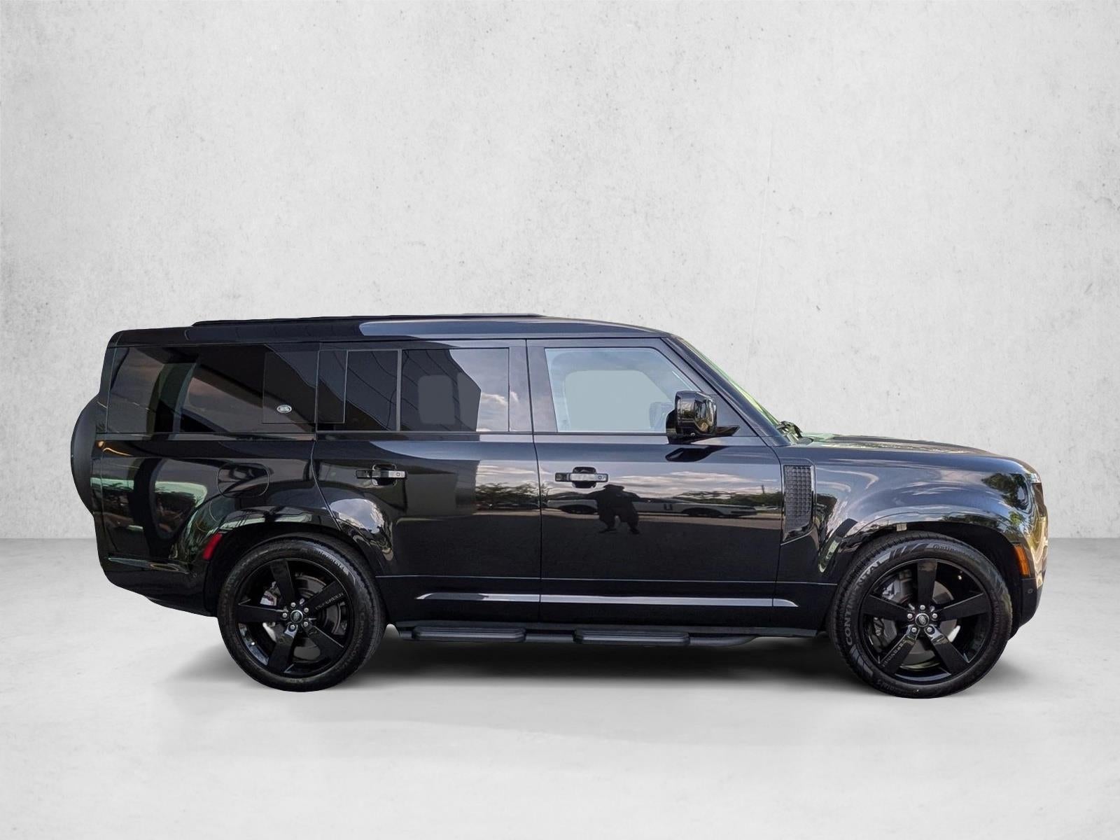 2024 Land Rover Defender 130 P400 X-Dynamic SE