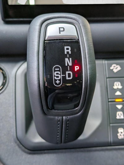 2025 Land Rover Defender 110 P635 OCTA