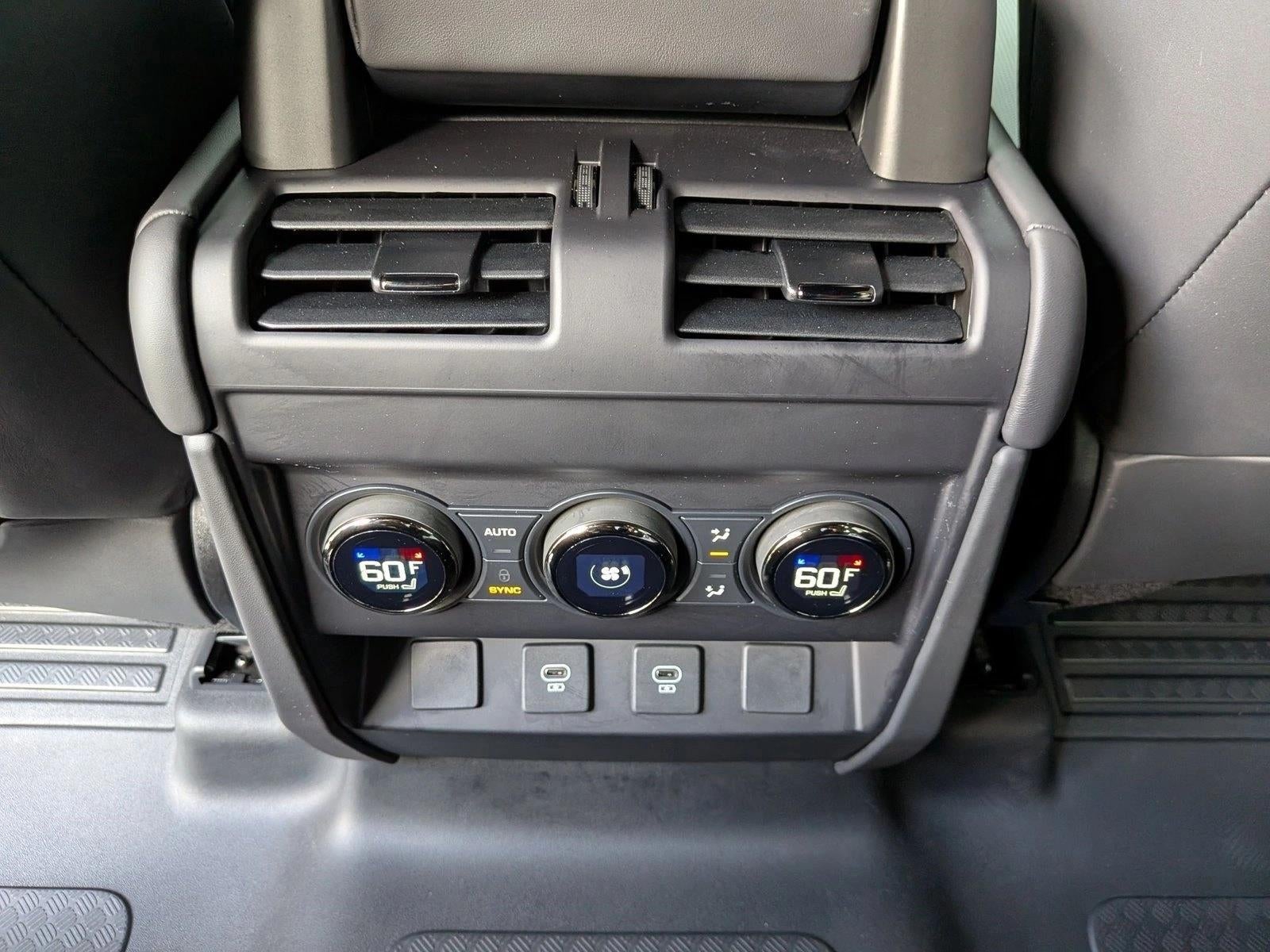 2025 Land Rover Defender 110 P635 OCTA