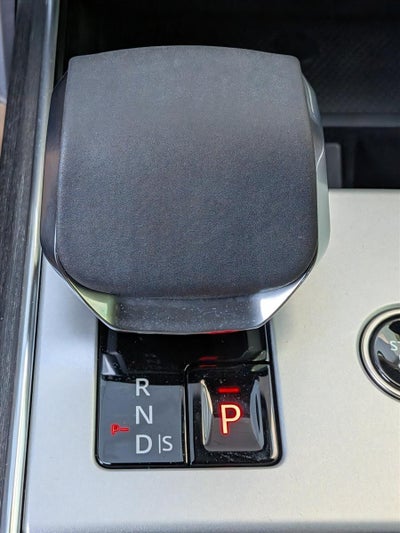2025 Land Rover Range Rover P530 SE SWB