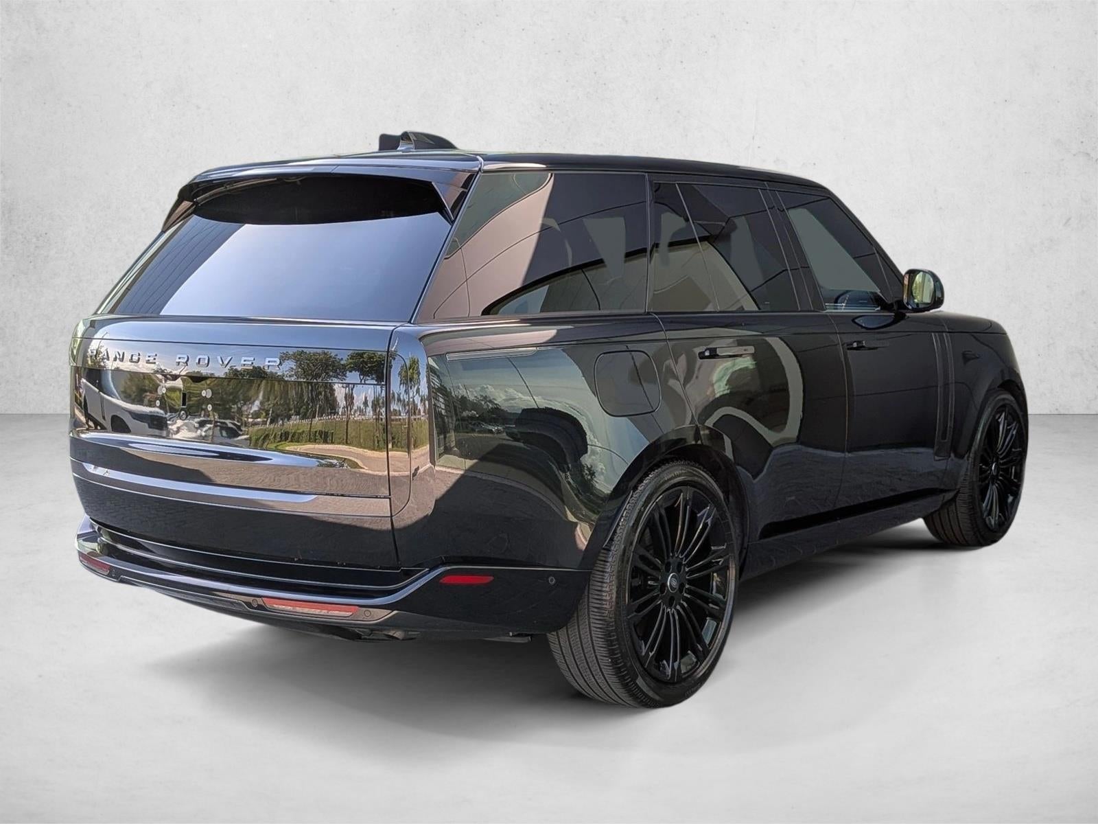 2025 Land Rover Range Rover P530 SE SWB