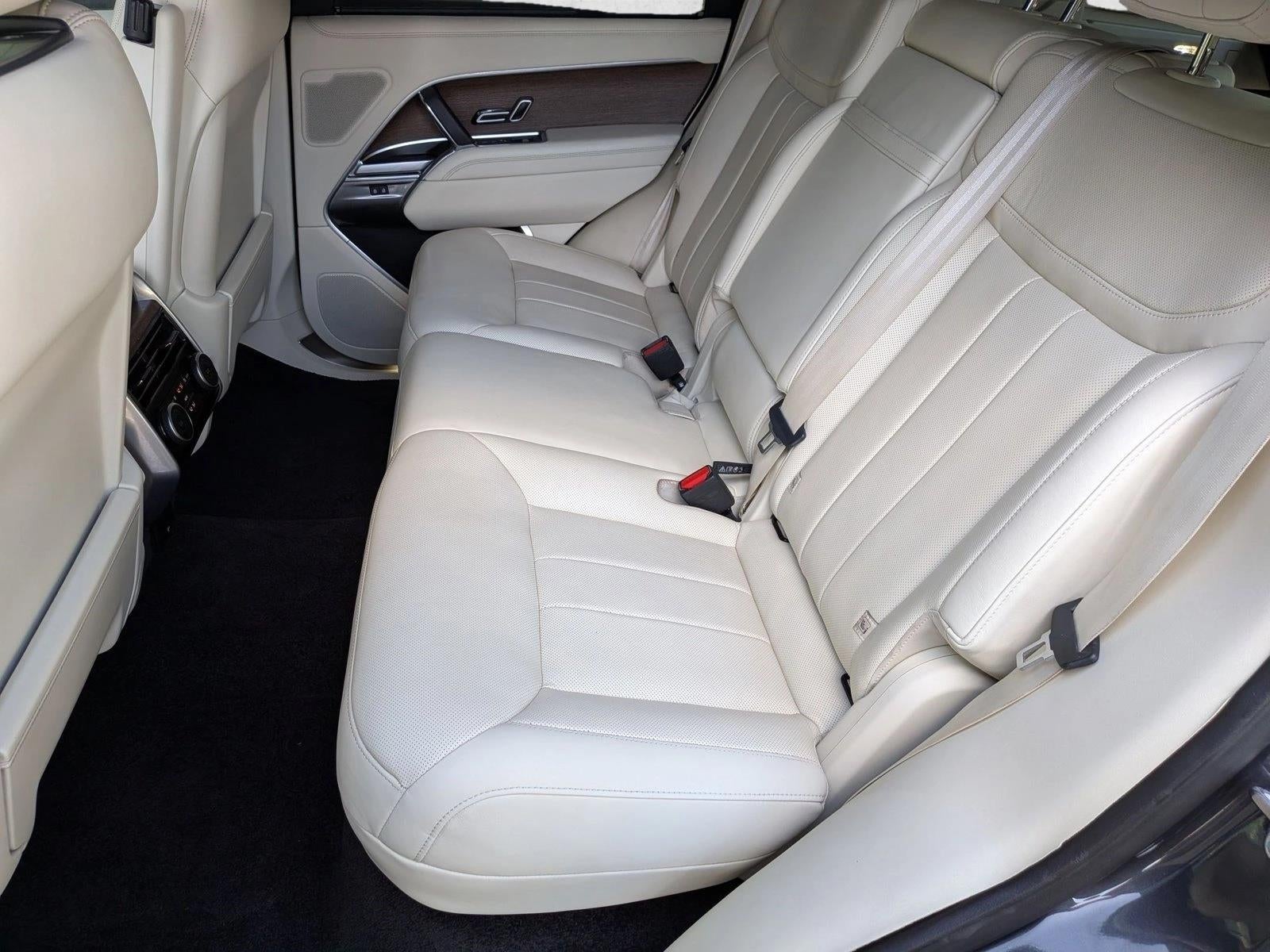 2025 Land Rover Range Rover P530 SE SWB