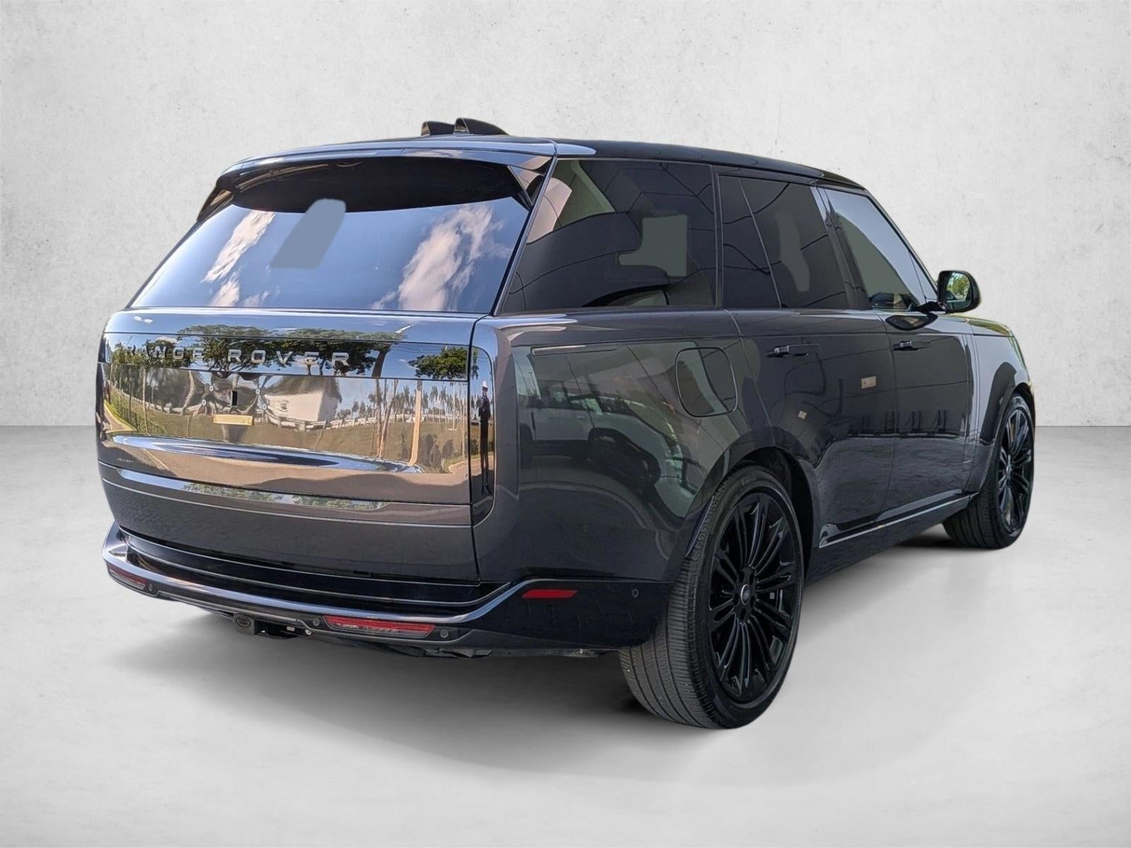 2025 Land Rover Range Rover P530 SE SWB