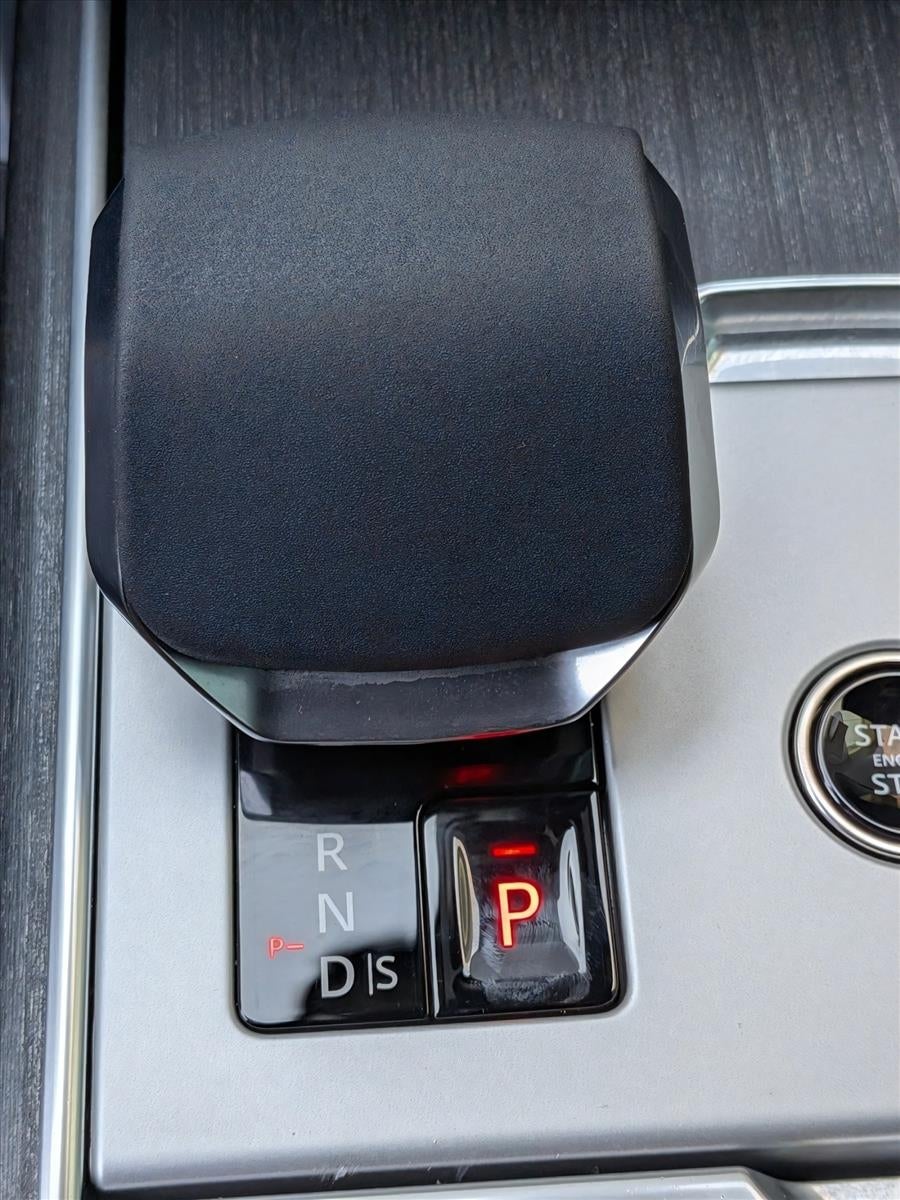 2025 Land Rover Range Rover P550e SE SWB