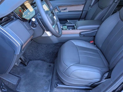 2025 Land Rover Range Rover P400 SE SWB