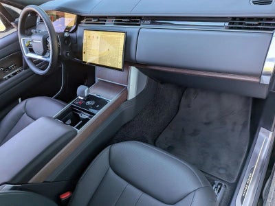 2025 Land Rover Range Rover P400 SE SWB