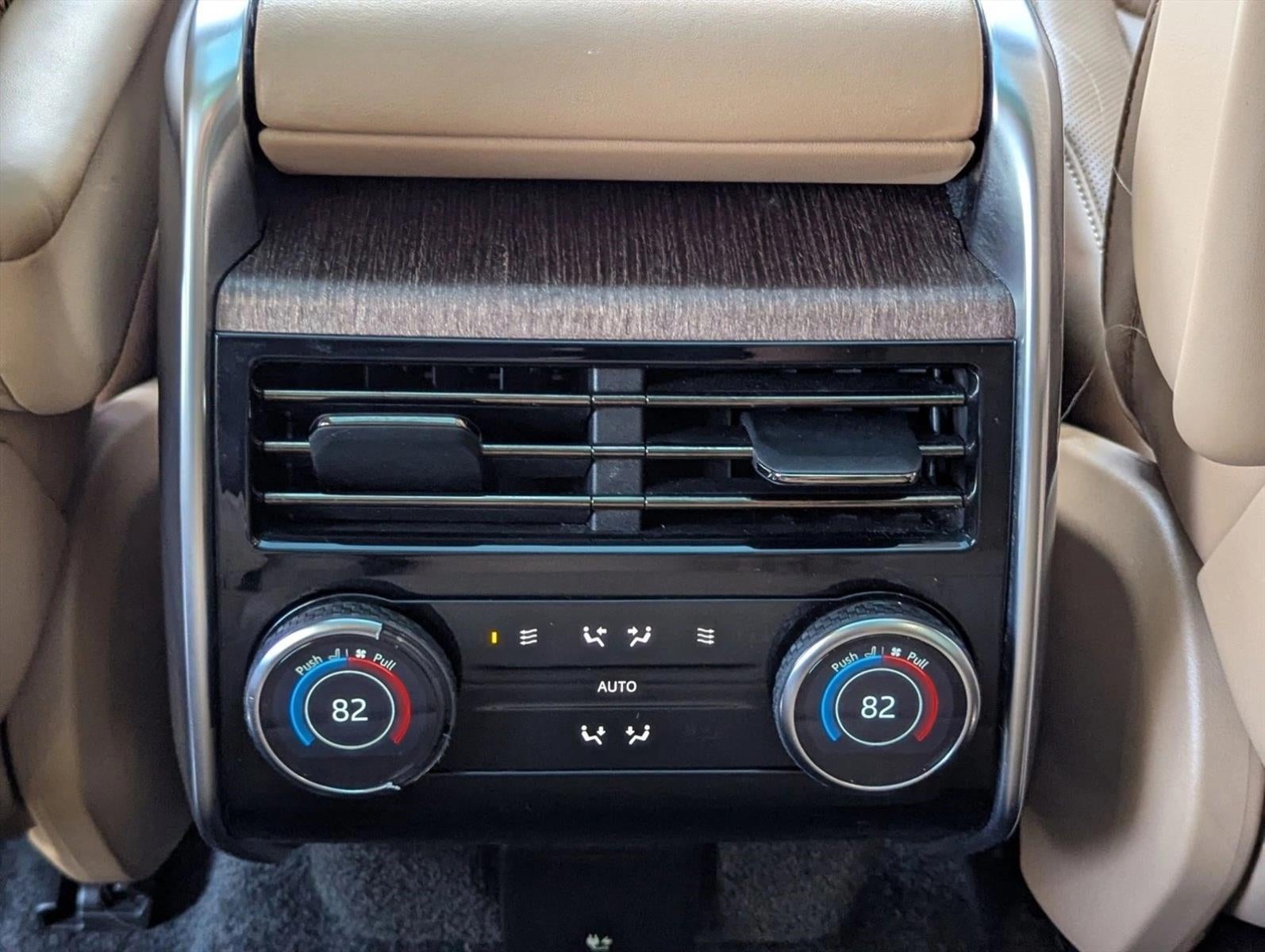 2023 Land Rover Range Rover P530 SE LWB 7 Seat