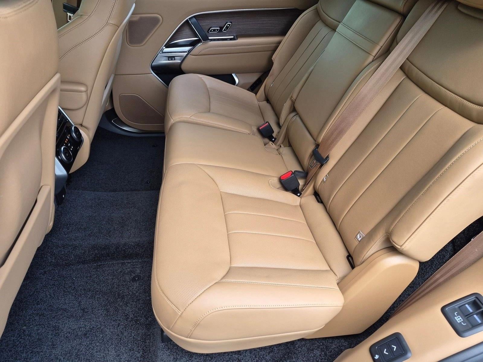 2026 Land Rover Range Rover P530 SE LWB 7 Seat