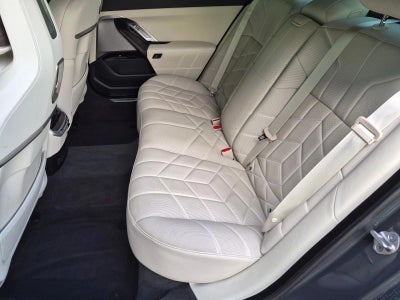 2023 BMW 760i xDrive Sedan