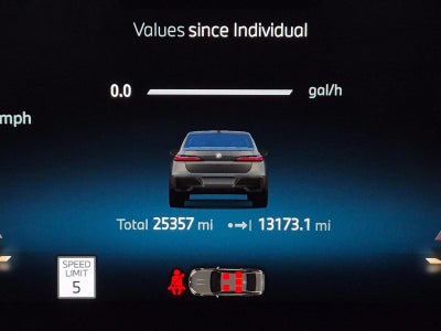 2023 BMW 760i xDrive Sedan