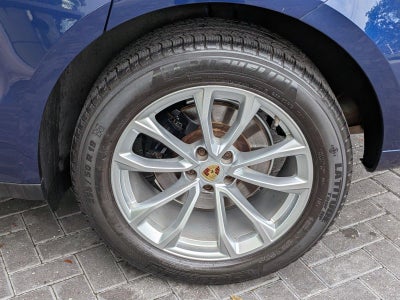 2023 Porsche Macan AWD