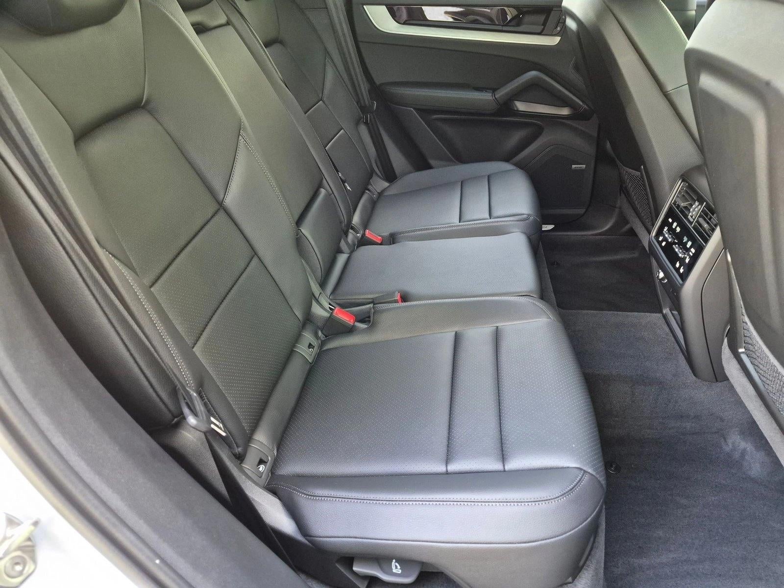 2026 Porsche Cayenne AWD