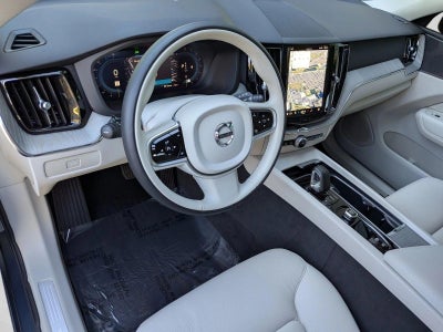 2025 Volvo XC60 B5 AWD Plus