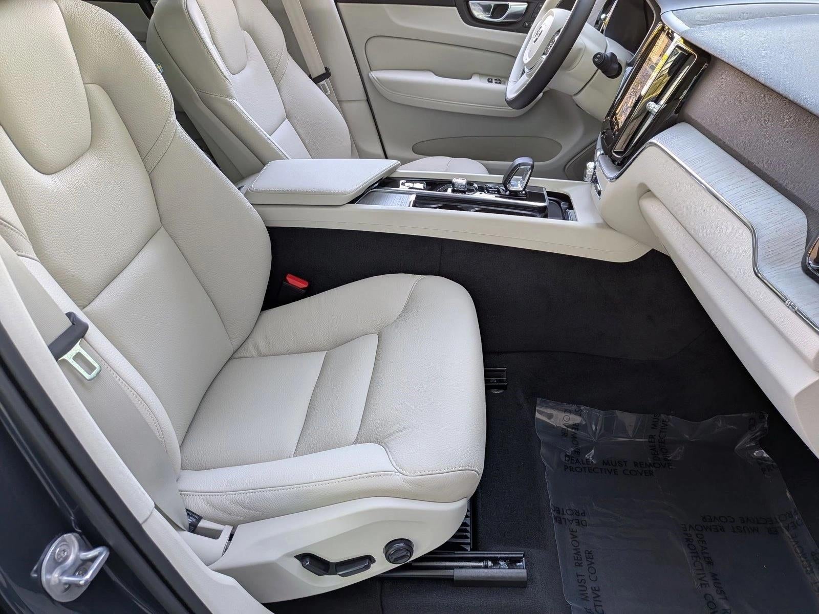 2025 Volvo XC60 B5 AWD Plus