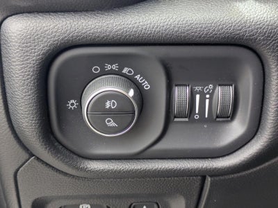 2019 RAM 1500 Laramie 4x2 Crew Cab 5'7" Box