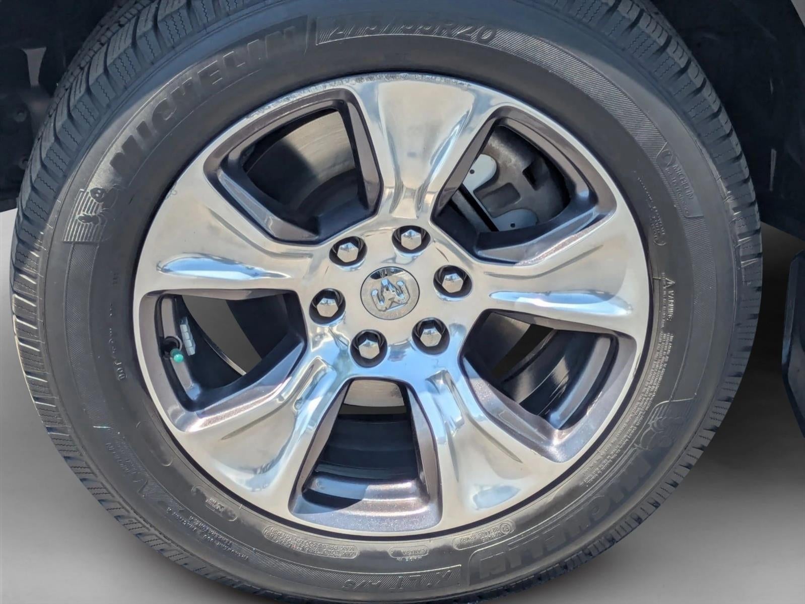 2019 RAM 1500 Laramie 4x2 Crew Cab 5'7" Box